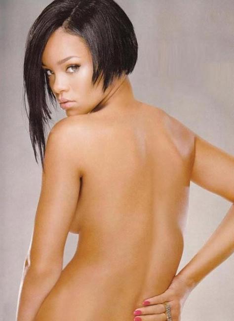 15P Black celebrity Rihanna nice nipple slip and sexy black body