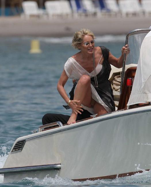 15P Celebrity babe Sharon Stone very hot upskirt and nude body