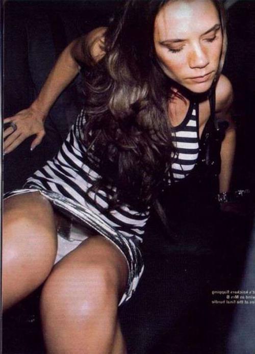 16P Victoria Beckham showing her big tits and upskirt paparazzi pics
