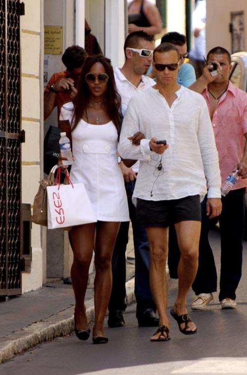 16P Naomi Campbell showing hairy pussy and tits and bikini posing