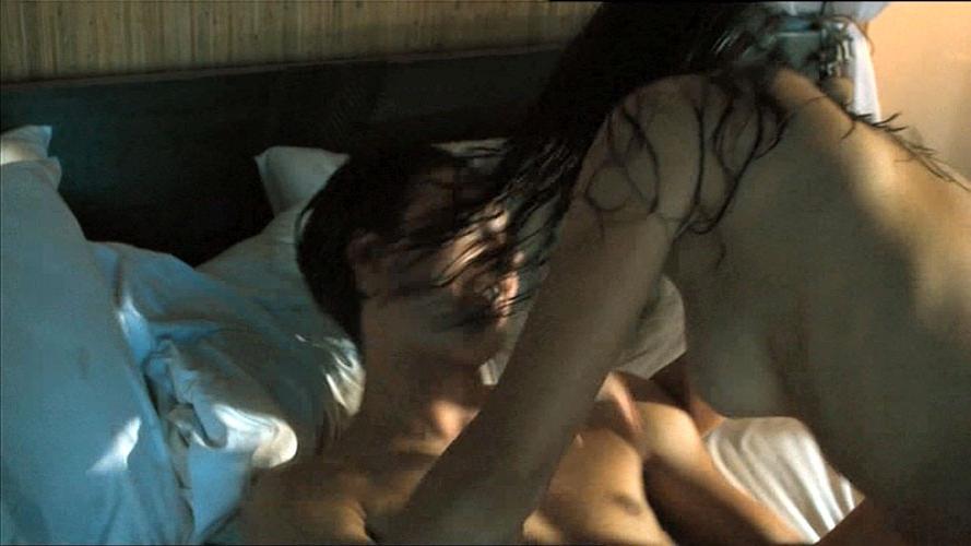 16P Mila Kunis showing her nice tits and gets fucked hard