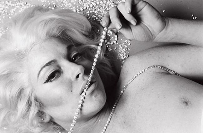 15P Celeb Lindsay Lohan nude boobs and nipple slip and some upskirts