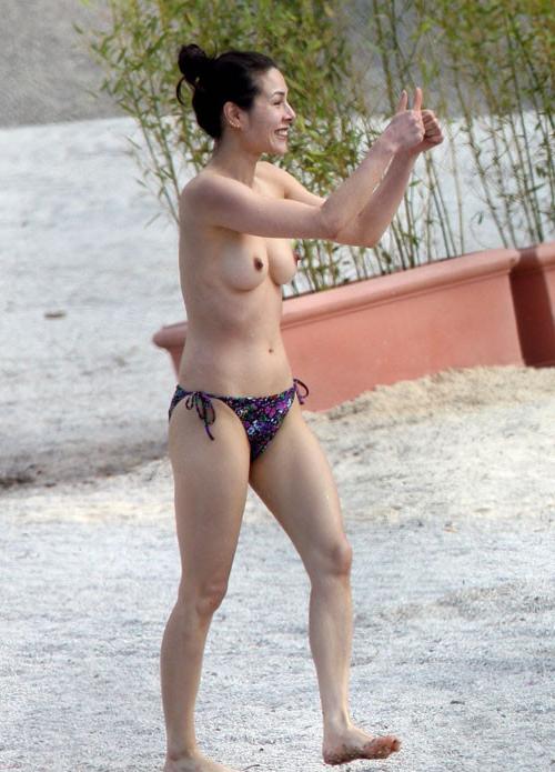 16P China Chow showing her nice tits on beach topless paparazzi pics