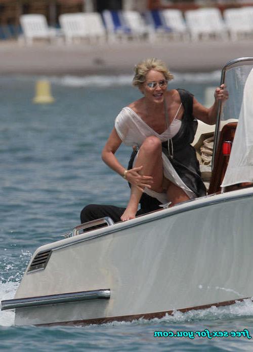 16P Sharon Stone showing her shaved pussy and big tits to paparazzi