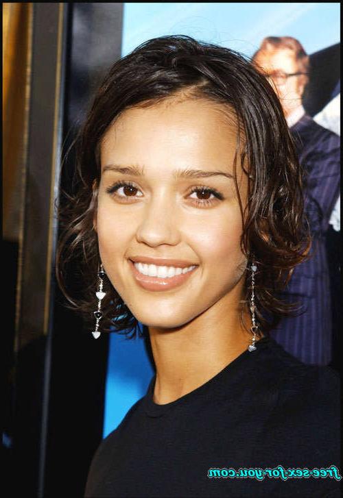 16P Jessica Alba showing her tits in see thru and fuck in water
