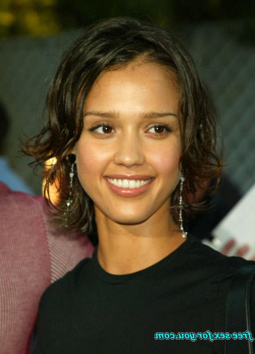 16P Jessica Alba showing her tits in see thru and fuck in water