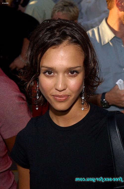 16P Jessica Alba showing her tits in see thru and fuck in water