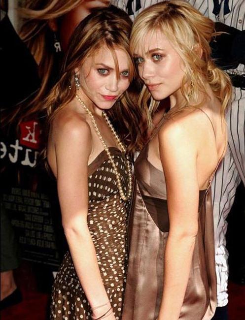 15P Celebrity super babes Olsen Twins posing very sexy and hot
