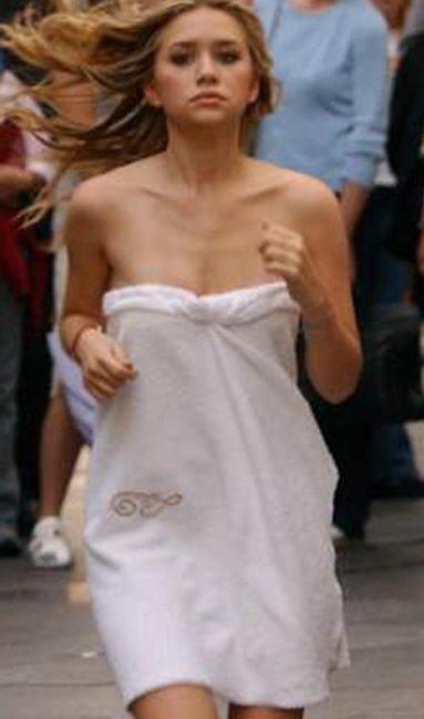 15P Celebrity super babes Olsen Twins posing very sexy and hot