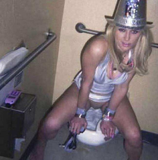 15P Celebrity Paris Hilton sexy upskirt and nasty nipple slip