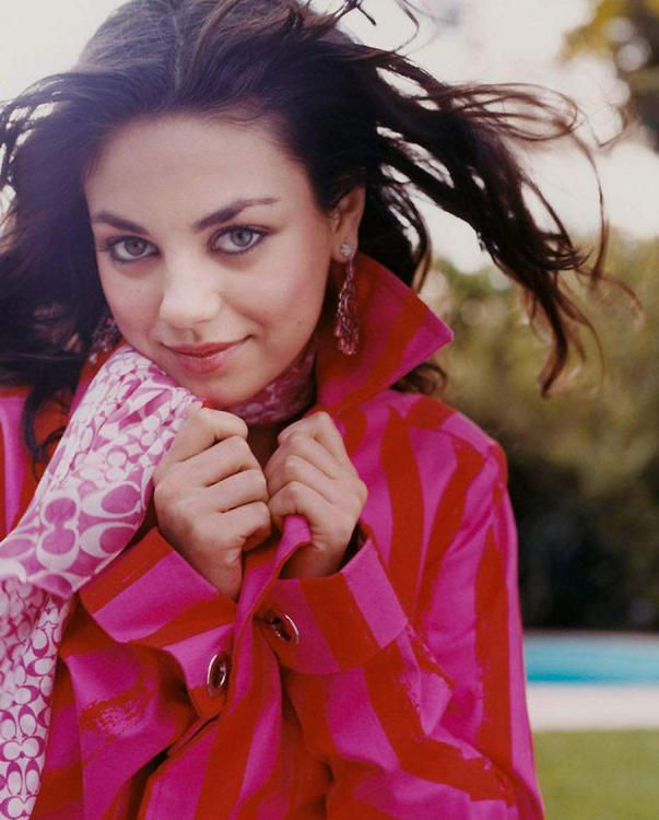 16P Celebrity Mila Kunis sexy body in hot lingerie pose pics