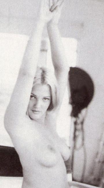16P Celebrity babe Drew Barrymore fully nude and very sexy nude ass