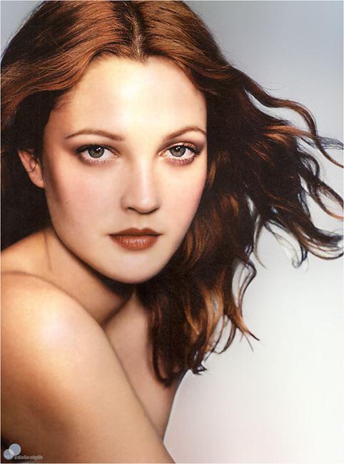 16P Celebrity babe Drew Barrymore fully nude and very sexy nude ass
