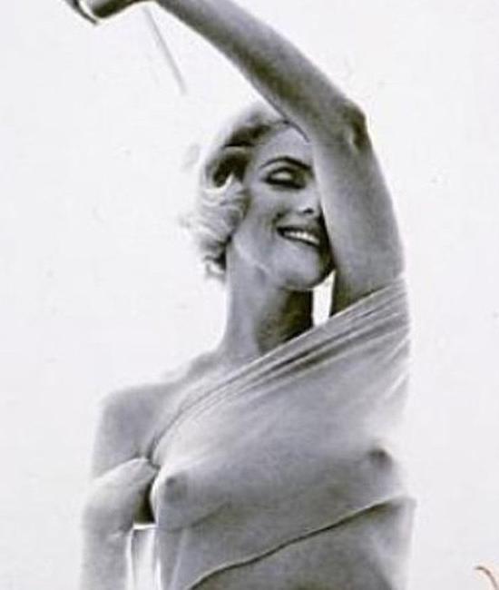 16P Celebrity Marilyn Monroe nude tits and lovely nude ass