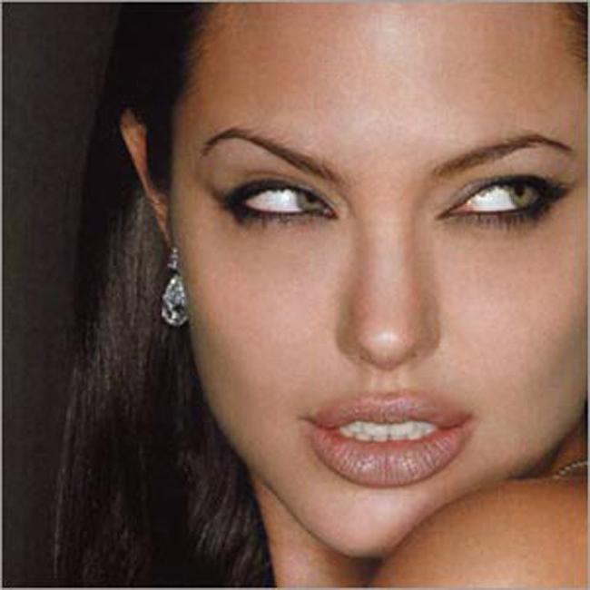 15P Celebrity Angelina Jolie nude boobs and lovely cunt