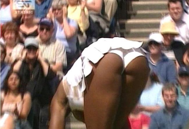 15P Serena Williams see thru hard nipples and lovely ass