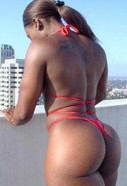 15P Serena Williams see thru hard nipples and lovely ass