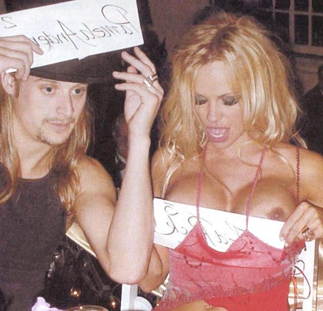 15P Pamela Anderson sexy thongs and lovely nipple slip