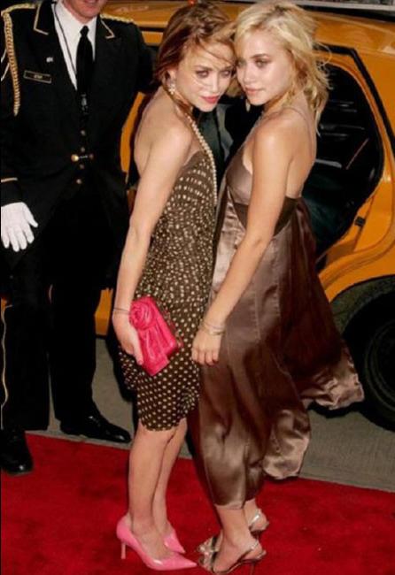 16P Fine celebs Olsen Twins sexy thongs in public