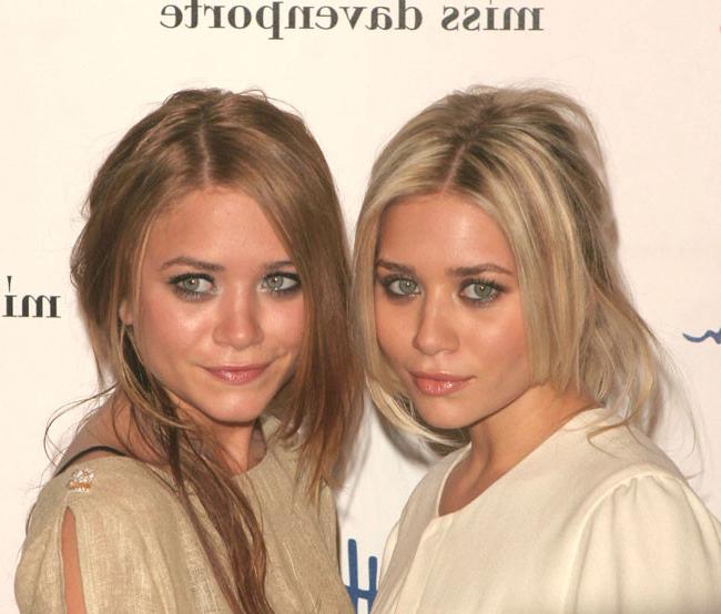 16P Fine celebs Olsen Twins sexy thongs in public