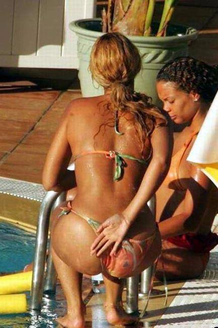 15P Beyonce Knowles nipple slip sexy ass and flashing pussy