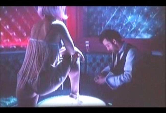16P Celeb Natalie Portman strip and showing lovely nude ass