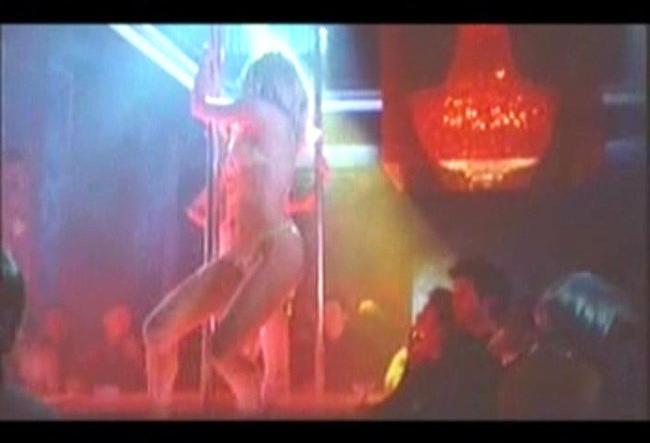 16P Celeb Natalie Portman strip and showing lovely nude ass