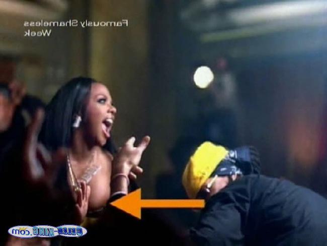 15P Celebrity Lil Kim fantastic nipple slip