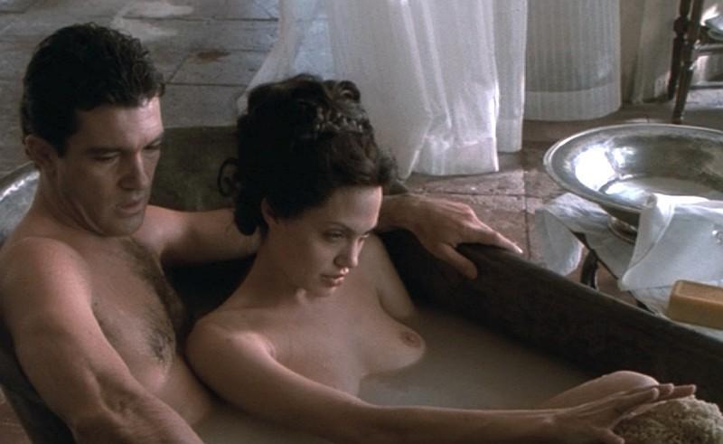 16P Angelina Jolie Nude