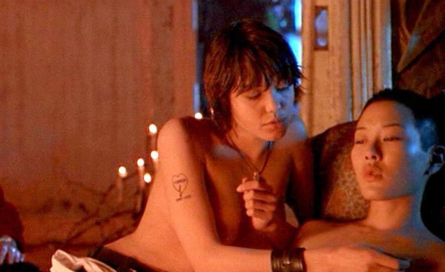 16P Angelina Jolie Nude
