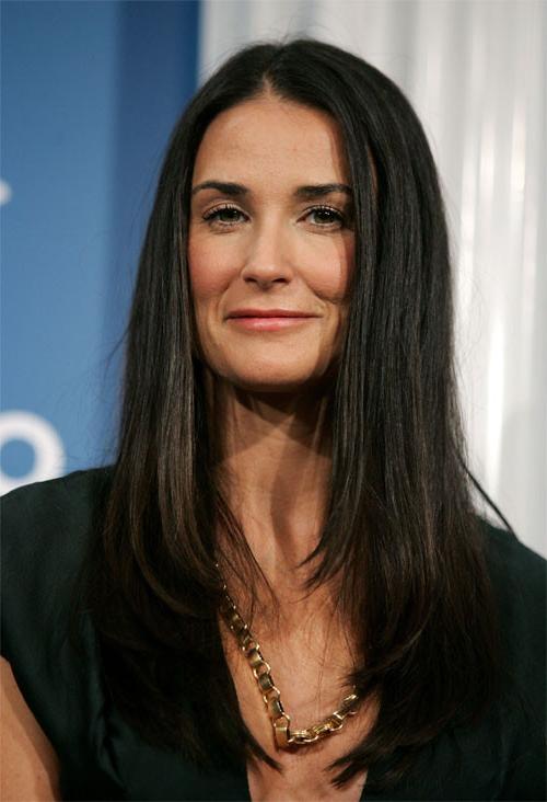 16P SExy celebrity milf Demi Moore nude tits