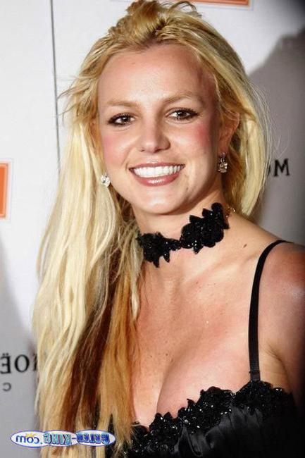 15P Britney Spears paparazzi shaved pussy and hot tits