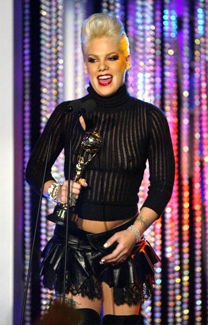 16P Celebrity star Pink exposing hot nude boobs