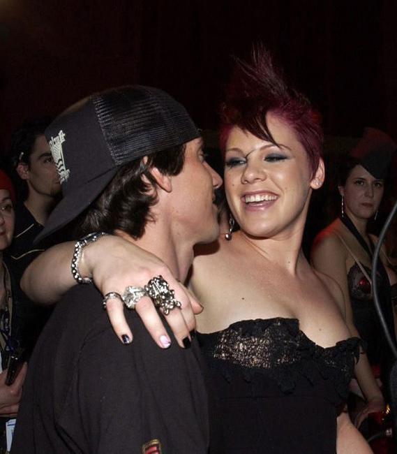 16P Celebrity star Pink exposing hot nude boobs
