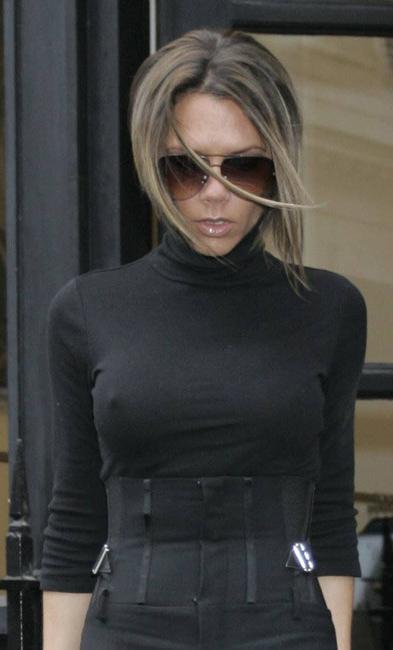 16P Celebrity singer Victoria Beckham posing very sexy