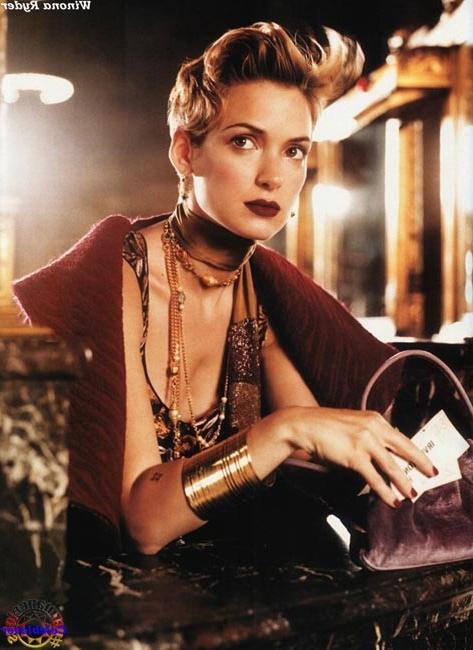 15P Celebrity actress Winona Ryder showing hot boobs
