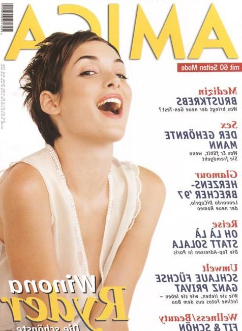15P Celebrity actress Winona Ryder showing hot boobs