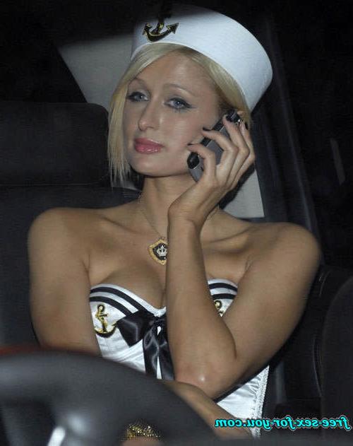 16P Paris Hilton zeigt Paparazzi ihre Muschi und ihre frechen Titten
