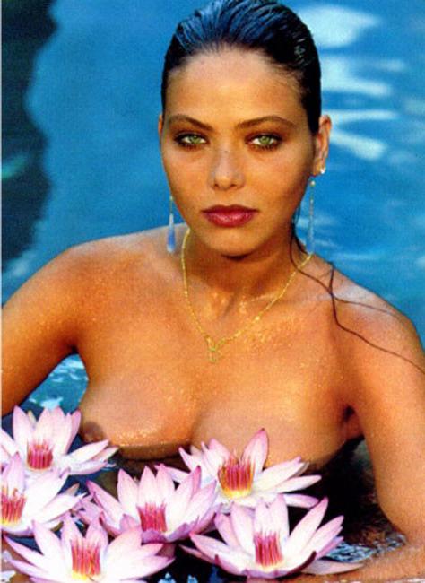 15P Celebrity Ornella Muti totally exposed pictures