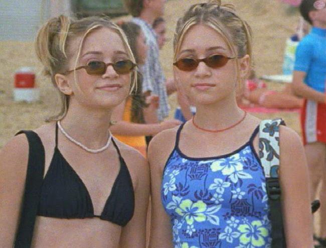 15P Celebrity Olsen Twins looking very sexy and hot