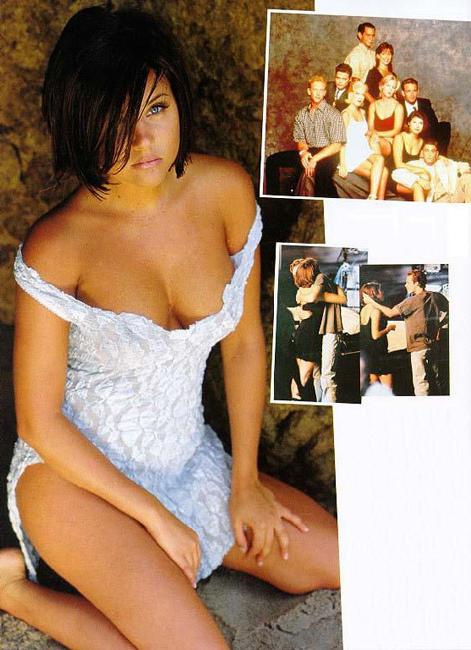15P Celebrity Tiffani Amber Thiessen showing nude body
