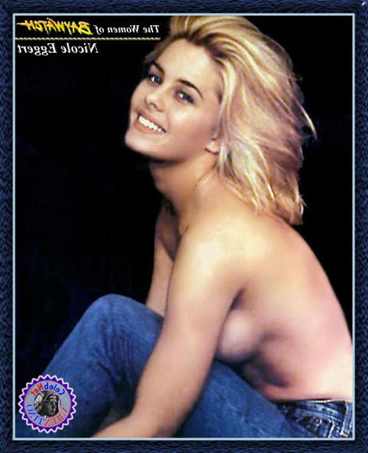 16P Celebrity star Nicole Eggert showing lovely nude boobs