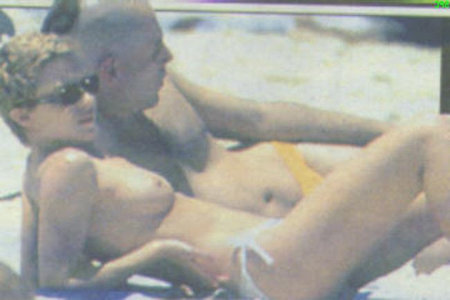 16P Celebrity singer Kylie Minogue showing nude perky tits
