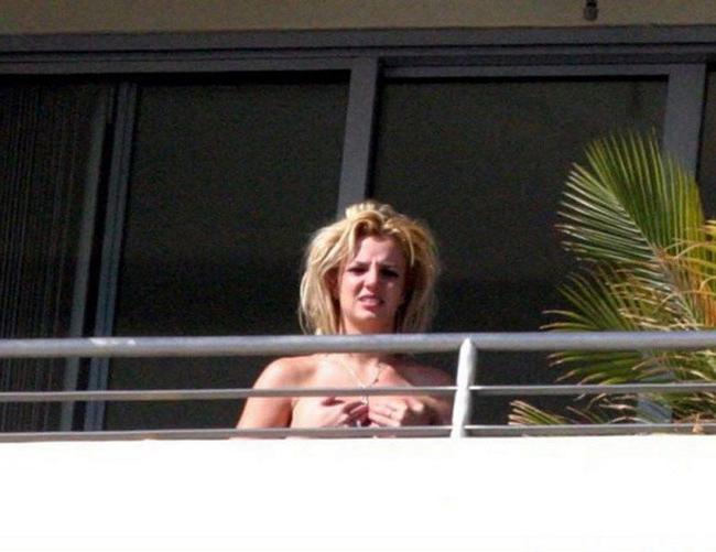 15P Celebrity scandal babe Britney Spears totally nasty pics