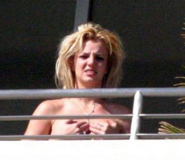 15P Celebrity scandal babe Britney Spears totally nasty pics