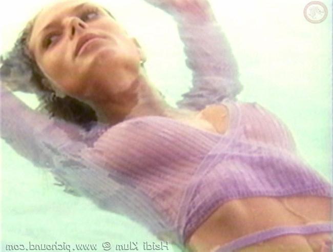 16P Exotic celeb Heidi Klum exposing her hard nipples