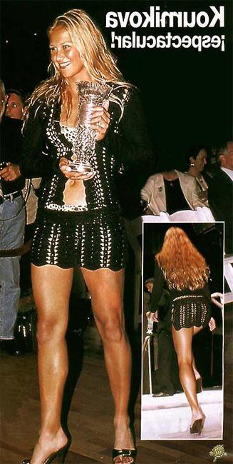 16P Celebrity Anna Kournikova showing her very nice perky tits
