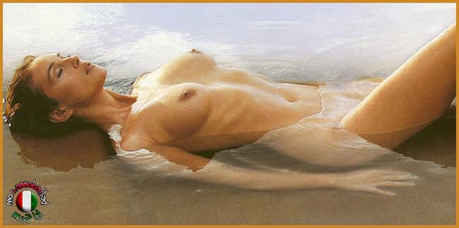 15P Italian actress Monica Bellucci showing her perfect naked body