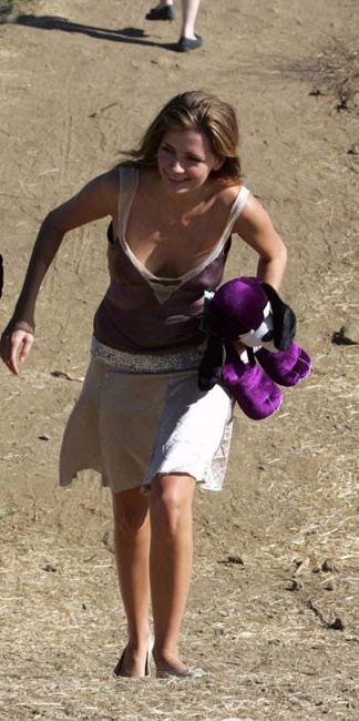 15P Lovely celebrity star Mischa Barton paparazzi pictures