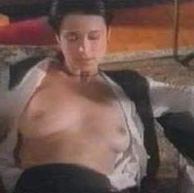 15P Catherine Bell totally nude body and nude boobs in sex scenes